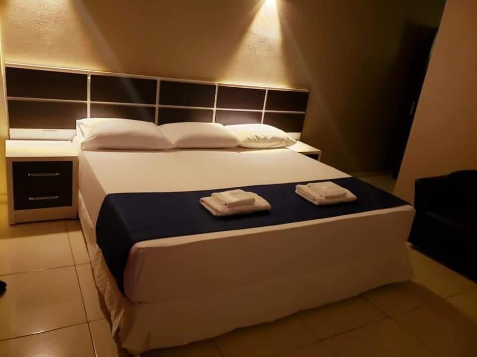 Hotel Llamosas Ciudad del Este Dış mekan fotoğraf